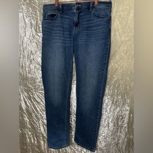 Old Navy Mid-Rise WOW Boyfriend Jeans